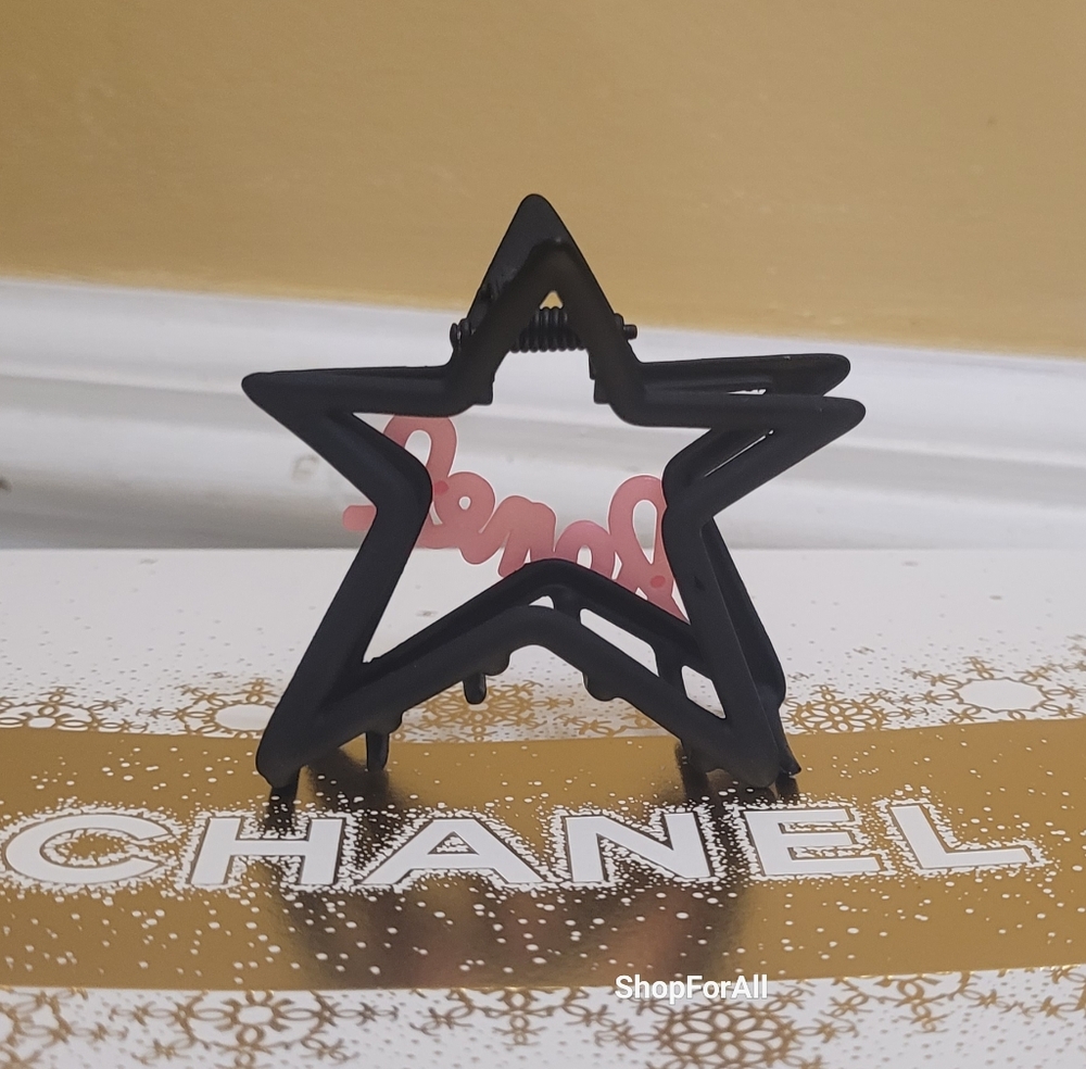 Chanel - Picture 3 of 5